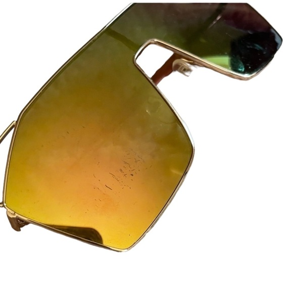 Futuristic reflective sunglasses - Picture 2 of 4